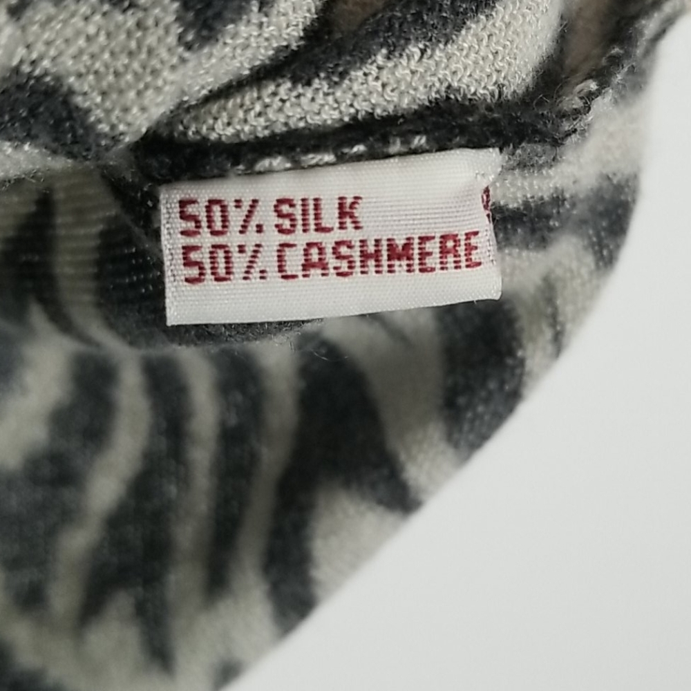 Pashma Zebra Print Top Size Large - image 4